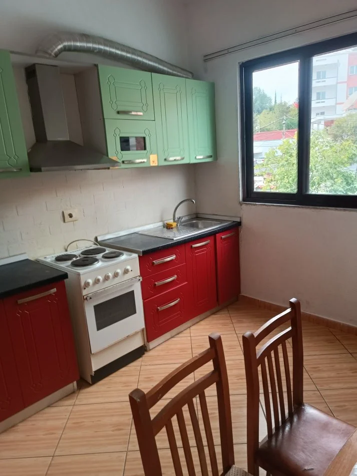jepet me qera garsonier Kati 3, 46 m² 250 € (Rr: haki shehu (ambasada turke))