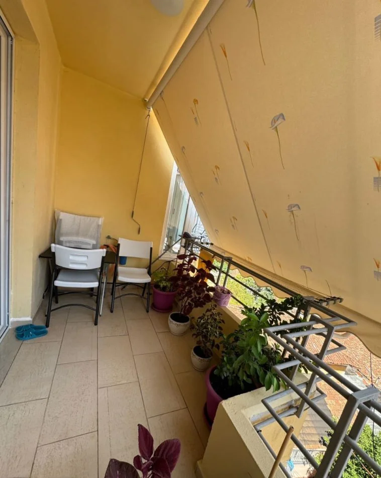 Tirane, shitet apartament 2+1 Kati 4,