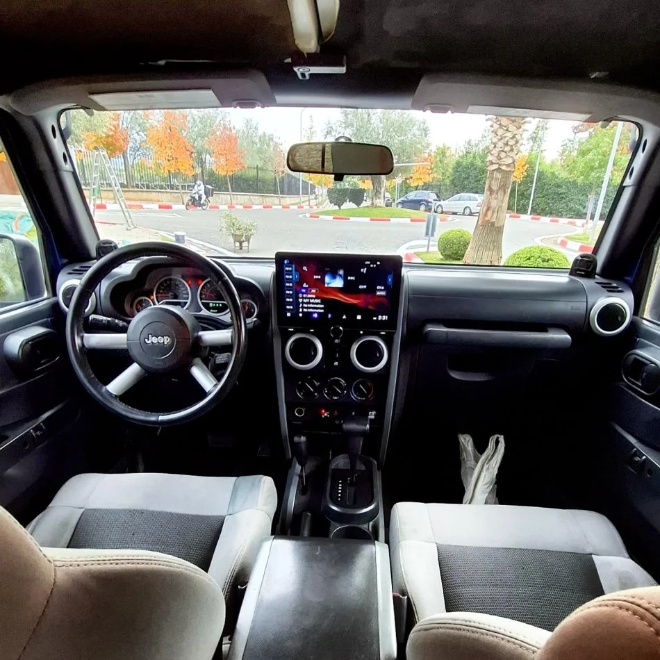 Tirane, shes makine Jeep Wrangler Benzin+Gaz, blu automatik Kondicioner 230.000 km 11.900 €