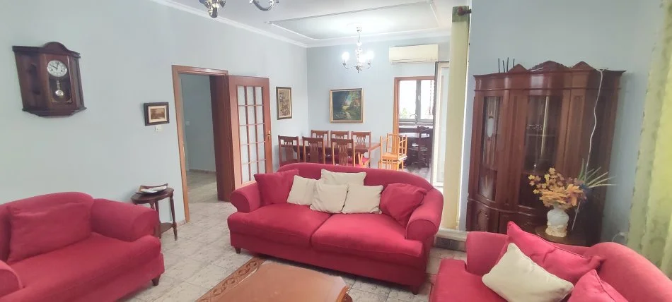 Tirane, jepet me qera kat vile 3+1+Aneks+Ballkon Kati 1, 1 m² 950 € (Mihal Grameno)