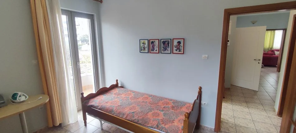 Tirane, jepet me qera kat vile 3+1+Aneks+Ballkon Kati 1, 1 m² 950 € (Mihal Grameno)