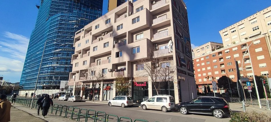 Tirane, jepet me qera Kati 1, 82 m² 950 € (Qender)