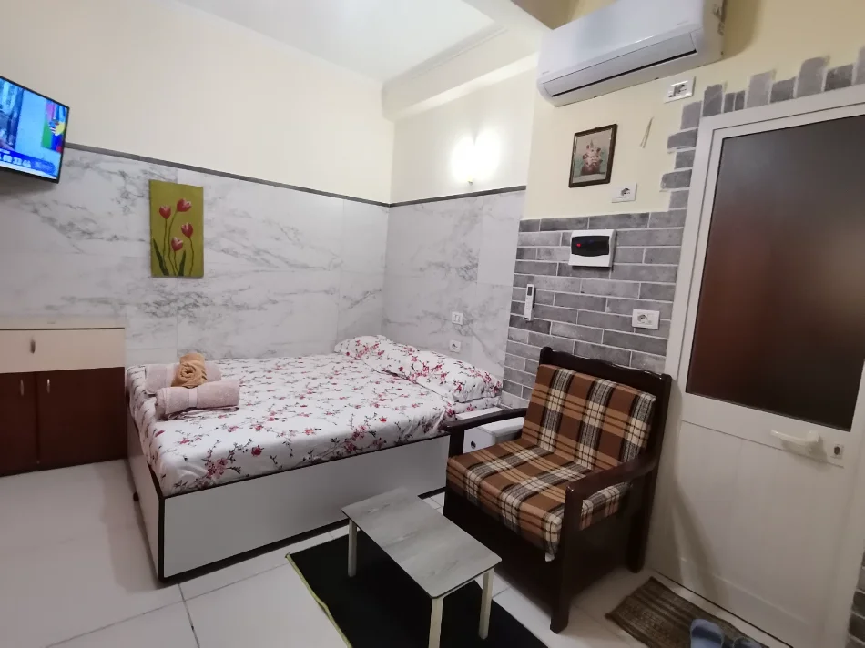 Tirane, jap me qera garsonier 1+1 Kati 1, 38 m² 301 € (Rruga guri I madhi)