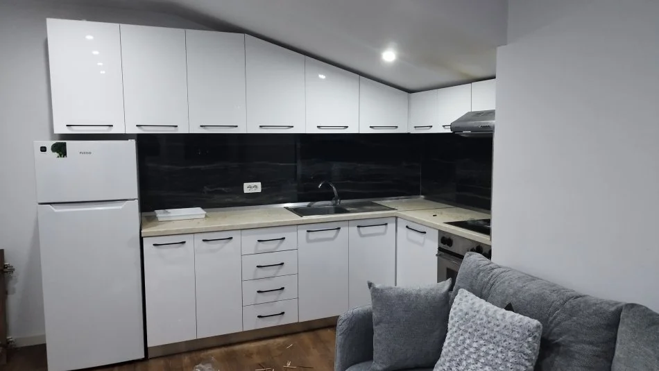 Tirane, jepet me qera apartament 1+1 Kati 4, 1 m² 400 € (Kel kodheli)