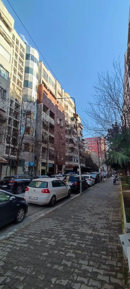 Tirane, jepet me qera 2+1+Ballkon Kati 4, 102 m² 699 € (Rruga Marko Bocari)