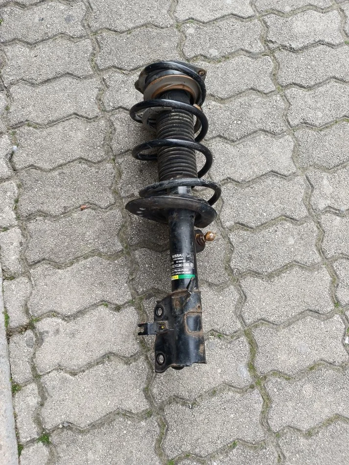 Durres, shes Amortizator Nissan Qashqai, krahu i djathte i shoferit