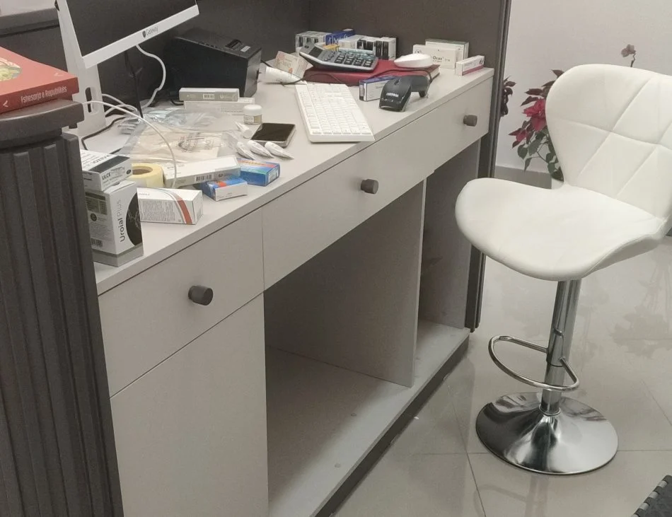 Tirane, shes Mobilim per dyqane. 5200 €