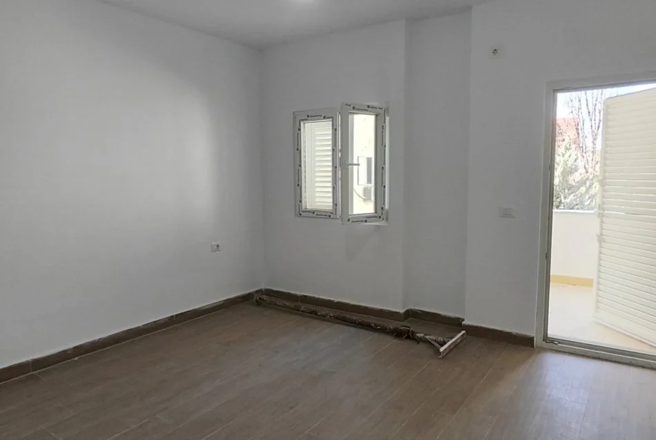 Tirane, shitet apartament 1+1 Kati 3, 86 m² 129.000 € (Rruga Hamdi Pepo)