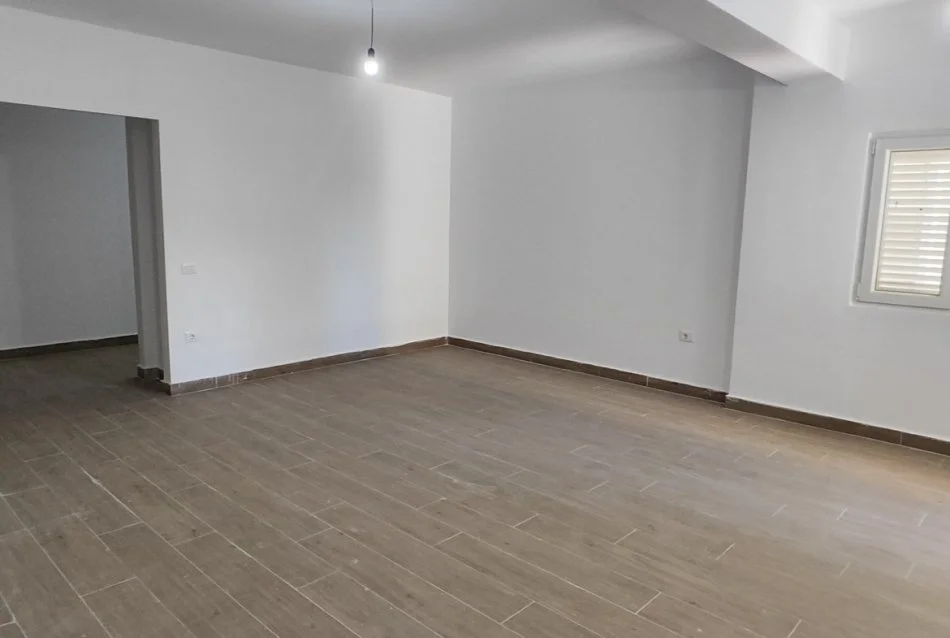 Tirane, shitet apartament 1+1 Kati 3, 86 m² 129.000 € (Rruga Hamdi Pepo)