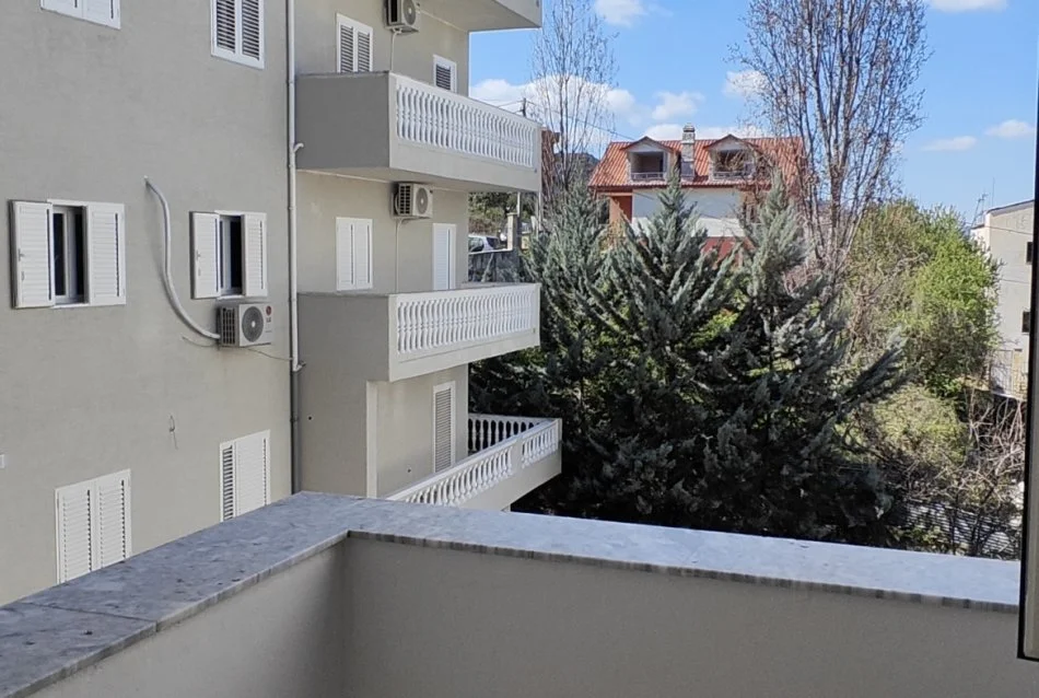 Tirane, shitet apartament 1+1 Kati 3, 86 m² 129.000 € (Rruga Hamdi Pepo)