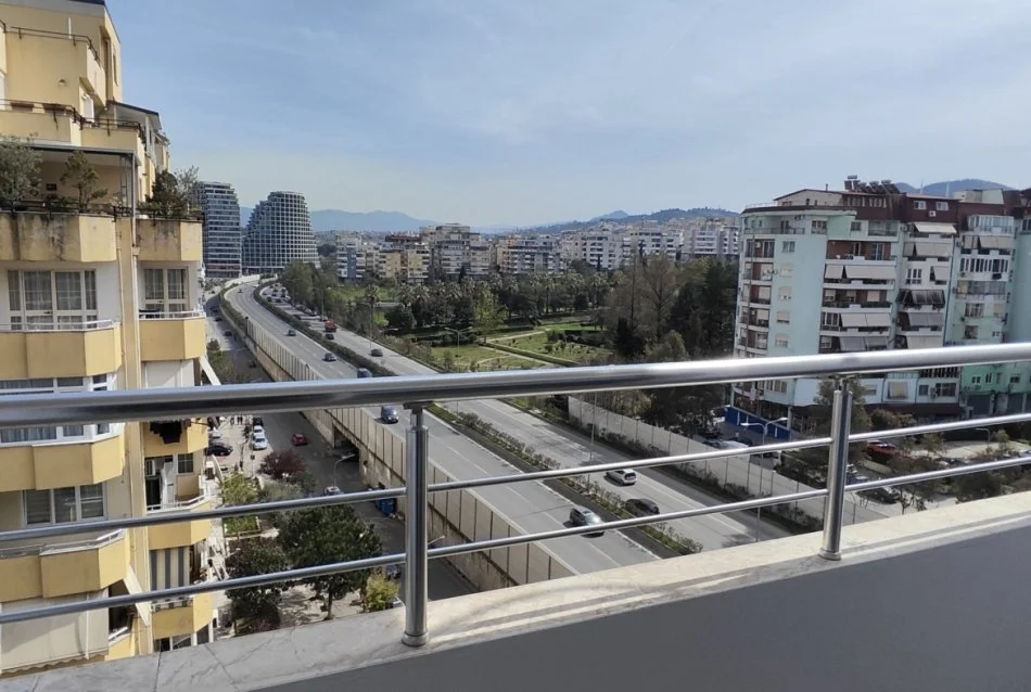 Tirane, jepet me qera apartament 1+1 Kati 7, 76 m² 500 € (Rruga Tish Dahia)
