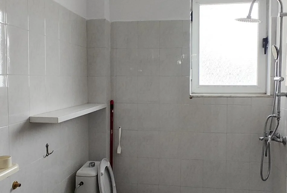 Tirane, jepet me qera apartament 1+1 Kati 7, 76 m² 500 € (Rruga Tish Dahia)