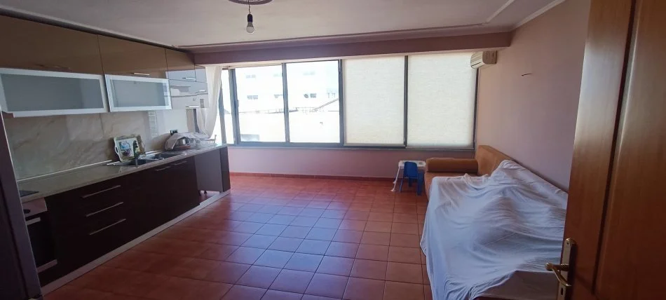 Durres, jepet me qera apartament+verande | Penthouse 4+1+Aneks+Ballkon Kati 2, 200 m² 400 € (Shkozet)