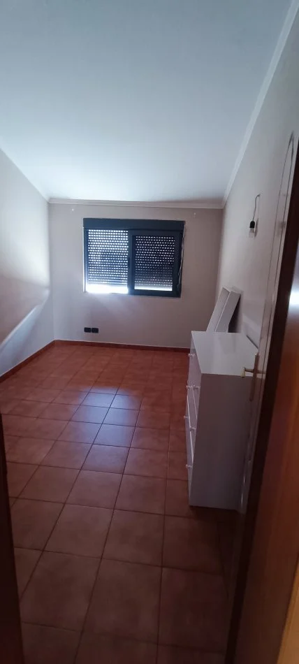 Durres, jepet me qera apartament+verande | Penthouse 4+1+Aneks+Ballkon Kati 2, 200 m² 400 € (Shkozet)