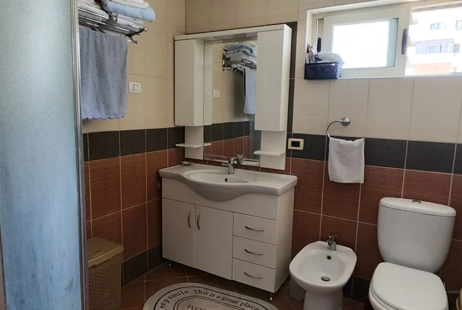 Tirane, shes apartament 3+1 Kati 4, 123 m² 219.000 € (Rruga e Kavajes)