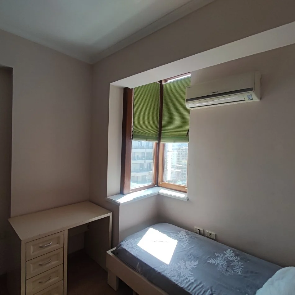 Tirane, jepet me qera apartament 2+1 Kati 10, 100 m² 700 € (Rruga kavajes)