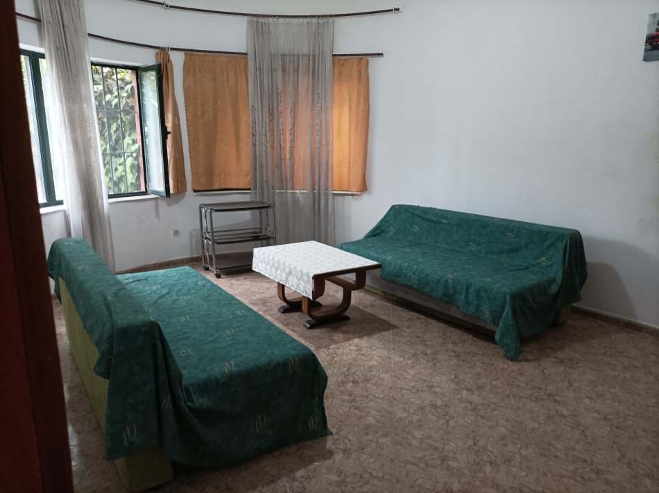 Tirane, jepet me qera shtepi 2+1+Aneks+Ballkon Kati 0, 120 m2, 50 000 leke²