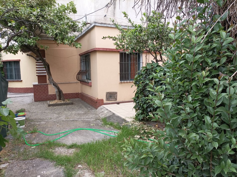 Tirane, jepet me qera shtepi 2+1+Aneks+Ballkon Kati 0, 120 m2, 50 000 leke²