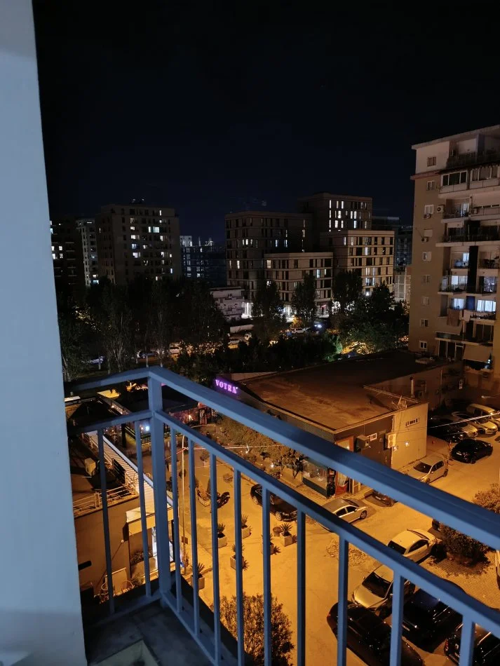 Tirane, jepet me qera apartament 1+1+Ballkon Kati 5, 50 m² 400 € (Ish Fusha e Aviacionit)