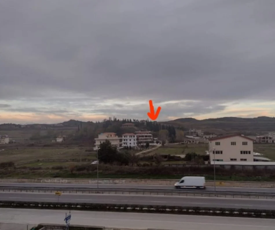 Golem, shitet truall , 2.250 m² 100.000 € (41.2261392 19.5309918)