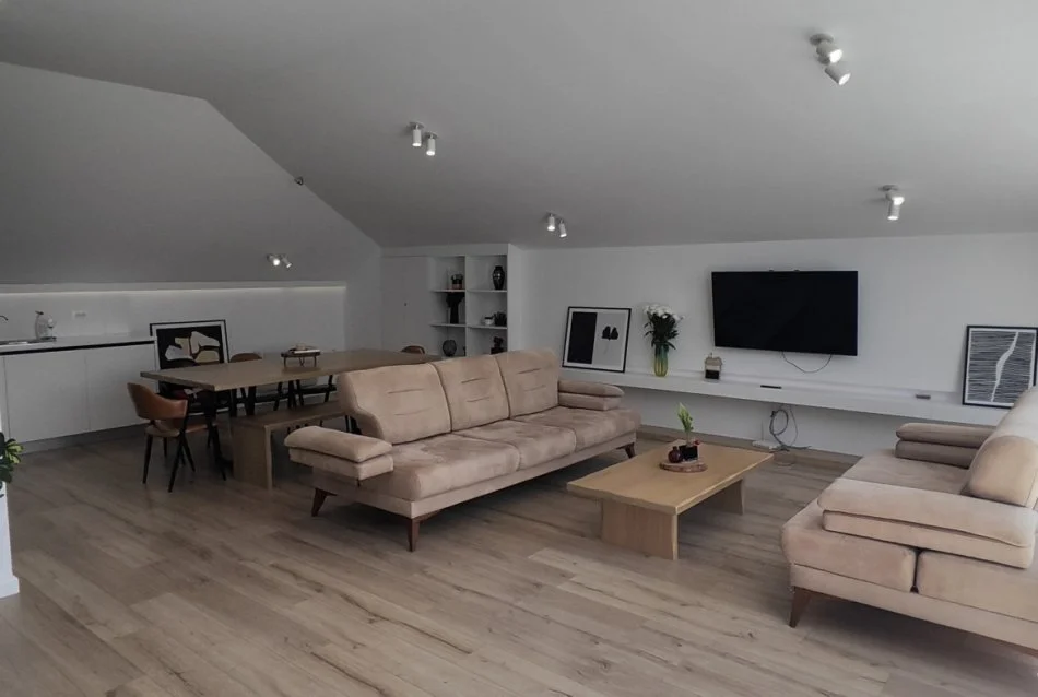 Tirane, shitet apartament+verande | Penthouse 3+1 Kati 8, 198 m² 180.000 € (Rruga Myslym Keta)