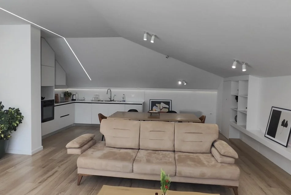 Tirane, shitet apartament+verande | Penthouse 3+1 Kati 8, 198 m² 180.000 € (Rruga Myslym Keta)