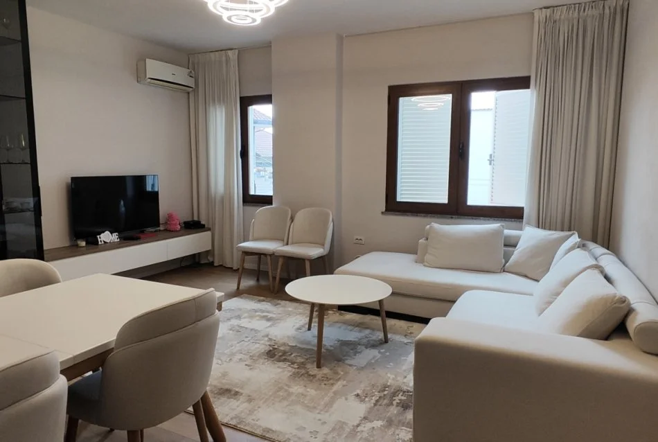 Tirane, shitet apartament 2+1 Kati 3, 112 m² 163.000 € (Rruga Shefqet Kuka)