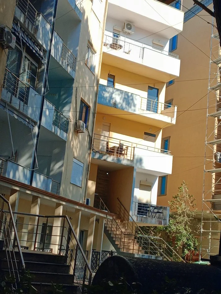 Mali Robit, shitet apartament 1+1+Ballkon Kati 3, 65 m² 75.000 € (MALI ROBIT GOLEM)