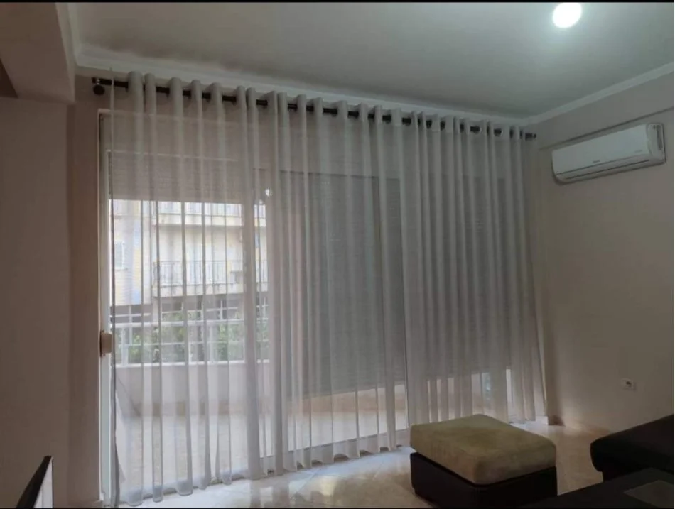 Tirane, jepet me qera apartament 2+1+Aneks+Ballkon Kati 2, 90 m² 500 € (Tek kopshti zoologjik)