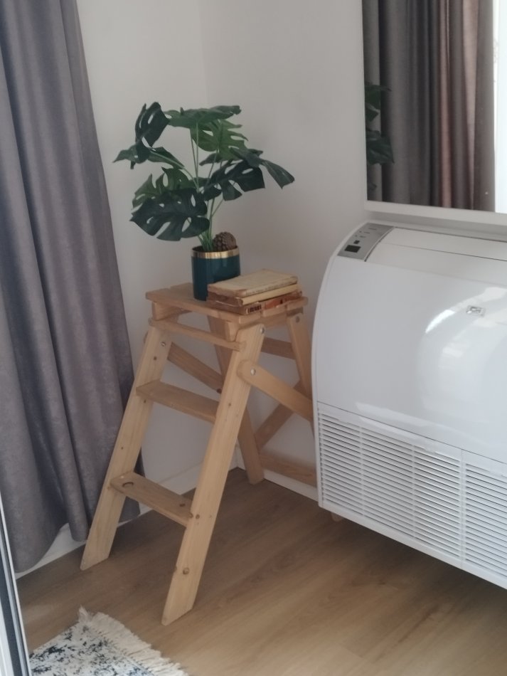 Pogradec, jepet me qera apartamen  ne Pogradec  perball liqenit  t Kati 2,    (Ne qender perball Hotel Enkelanes ,)