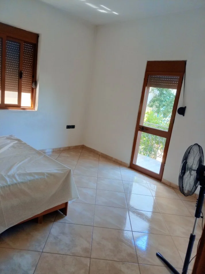 Tirane, shitet shtepi 2+1+Ballkon Kati 2, 250 m² 160.000 € (QENDER KAMEZ)