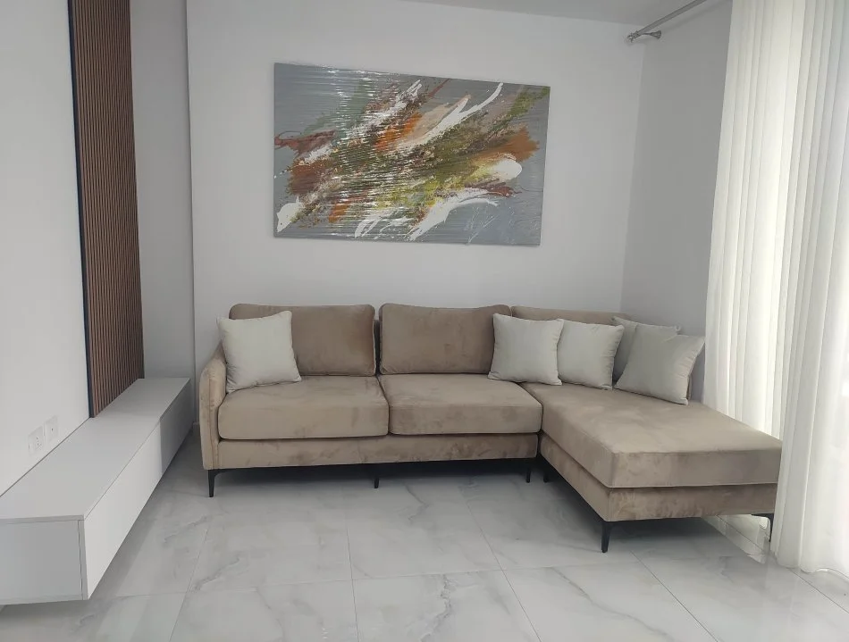 Tirane, jepet me qera apartament 1+1+Ballkon Kati 7, 66 m² 500 € 