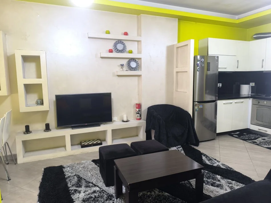 Tirane, jepet me qera apartament 1+1+Aneks+Ballkon Kati 6, 72 m² 380 € 