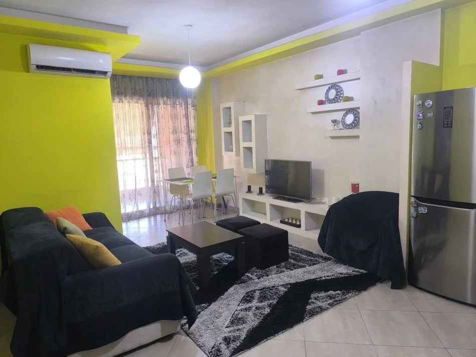 Tirane, jepet me qera apartament 1+1+Aneks+Ballkon Kati 6, 72 m² 380 € 