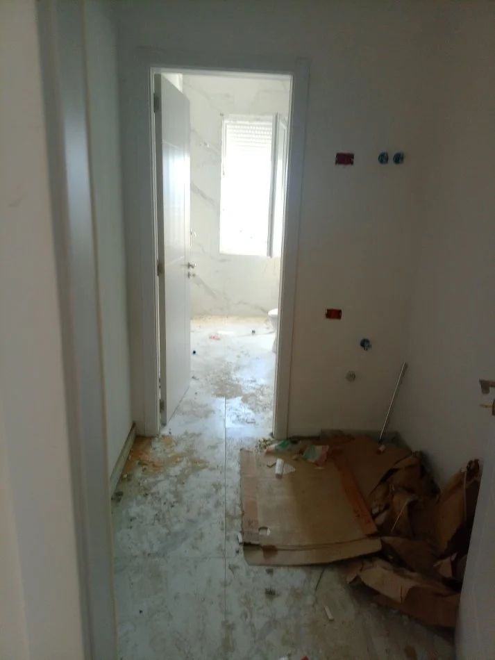 Tirane, shitet apartament 2+1+Ballkon Kati 4, 120 m² (Bulevardi blu,kamez)