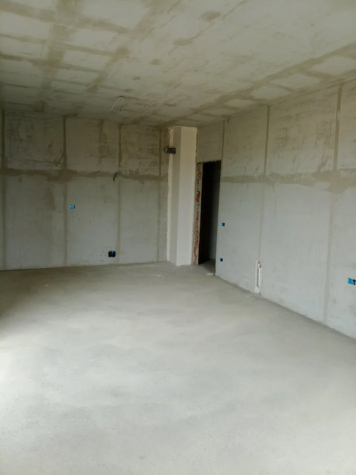 Tirane, shitet apartament 2+1+Ballkon, Kati 4, sipërfaqe 112 m²=800 euro/m2 (QENDER KAMEZ)