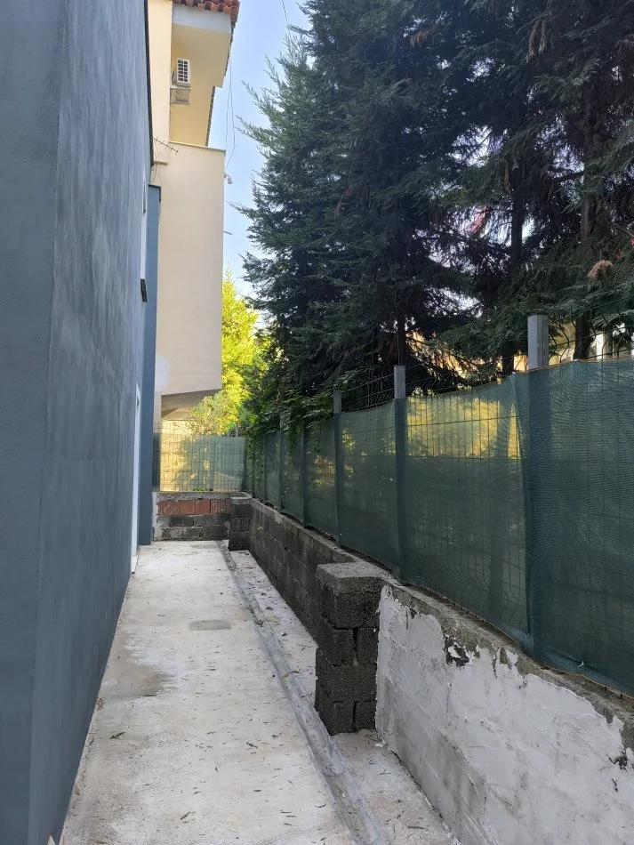Tirane, jepet me qera garsonier 1+1+Aneks+Ballkon Kati 0, 51 m² 300 € 