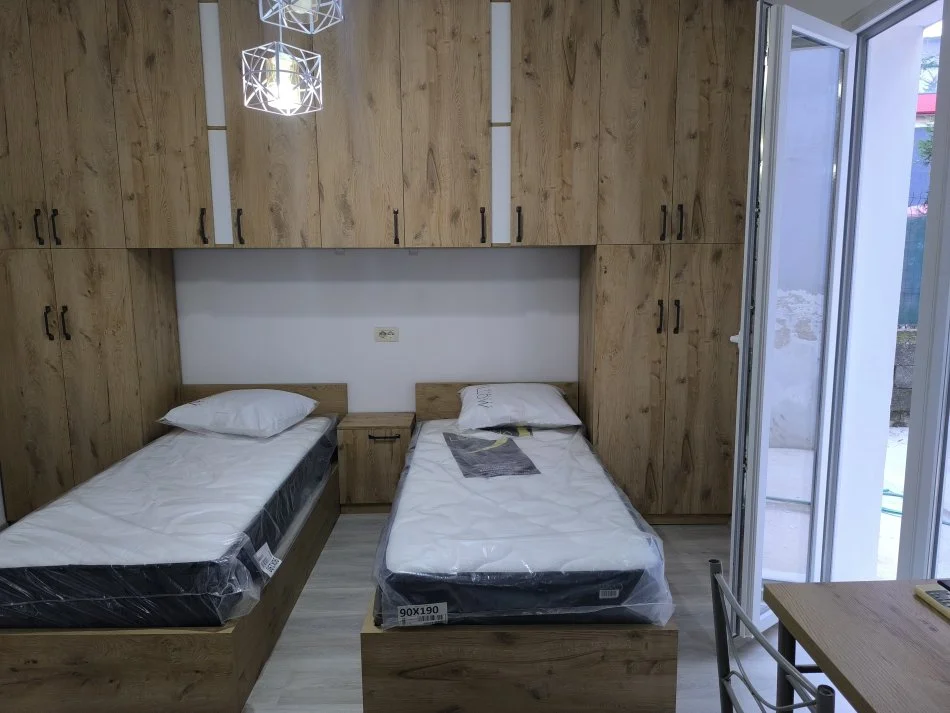 Tirane, jepet me qera garsonier 1+1+Aneks+Ballkon Kati 0, 51 m² 300 € 