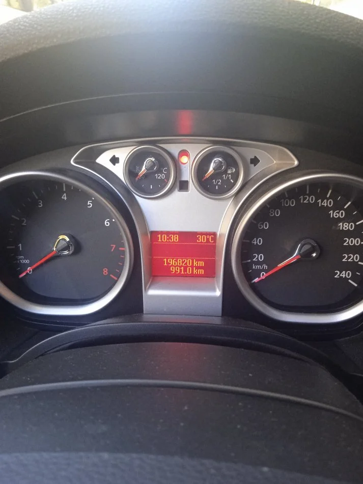 Tirane, shes makine Ford C-Max Automatike Benzin/Gaz viti 2009 Benzin+Gaz, e kuqe automatik Klima 196.820 km 4.3 milion lek€