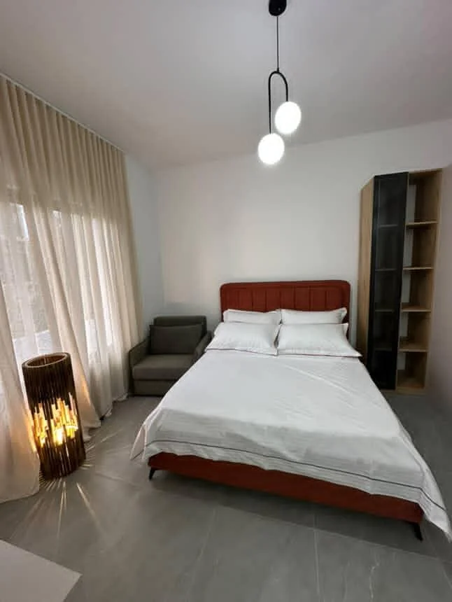 Shkembi Kavajes, shitet nga Pronari, pa-komision apartament 3 Katshe Kati 3, 480 m² 550.000 € (Shkembi kavajes)