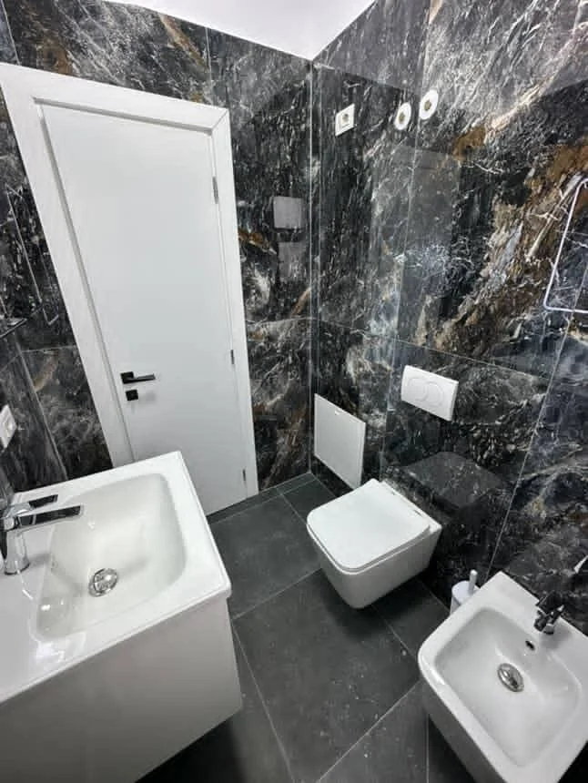 Shkembi Kavajes, shitet nga Pronari, pa-komision apartament 3 Katshe Kati 3, 480 m² 550.000 € (Shkembi kavajes)