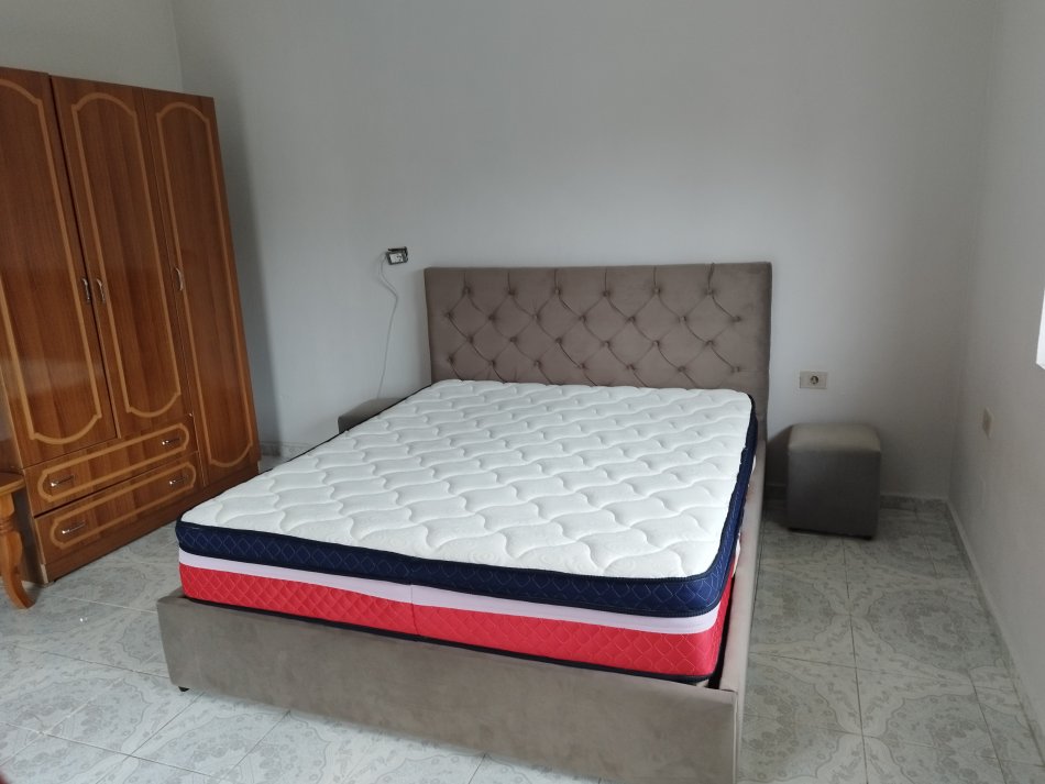 Tirane, jepet me qera Vile 1+1 Kati 2, 50 m² 350 € (Poshtë spitalit Amerikan 2)