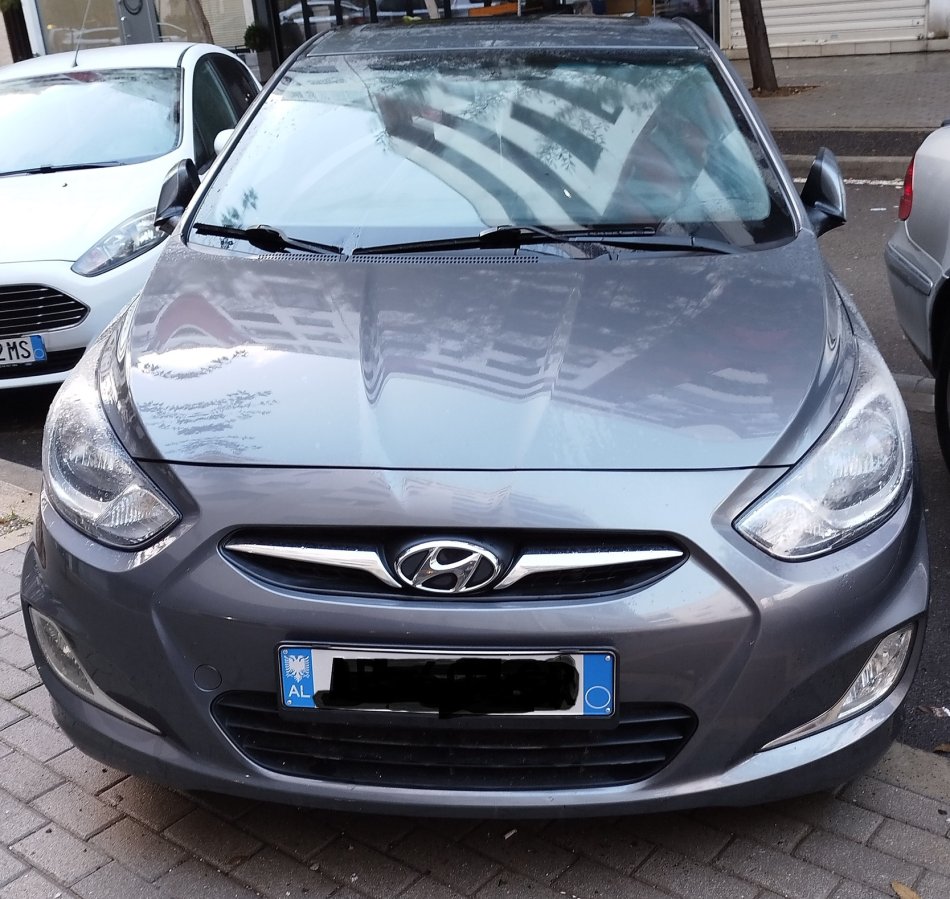 Tirane, shitet makine Hyundai Accent Witt PREMIUM Nafte, gri e erret automatik Kondicioner 166.000 km 6.400 €