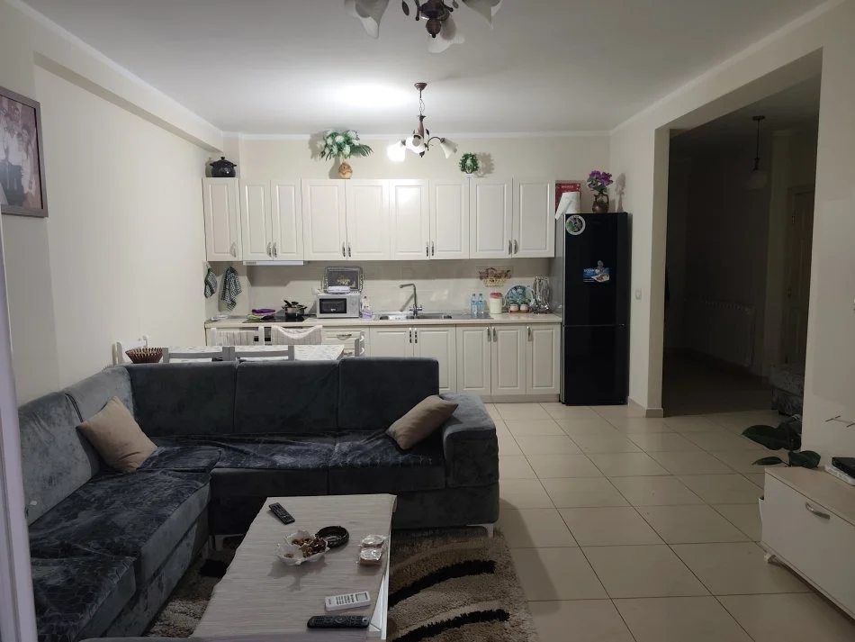 Shkoder, shitet apartament 1+1+Ballkon Kati 3, 120.000 € 
