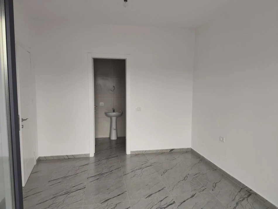 Shkoder, shitet apartament 3+1+Ballkon Kati 6, 1.354 m² 