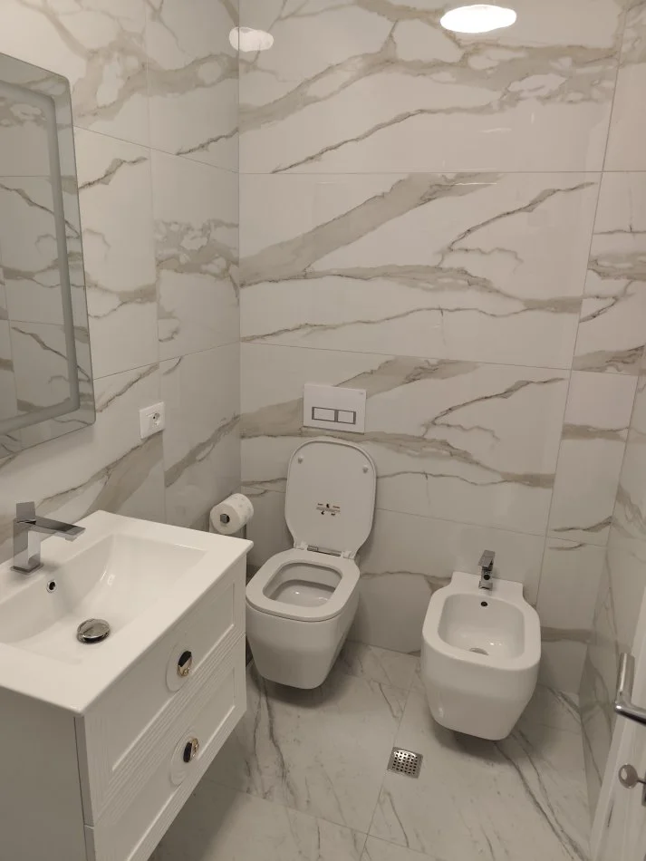 Shkoder, shitet apartament 2+1+Ballkon Kati 2, 160.000 € 