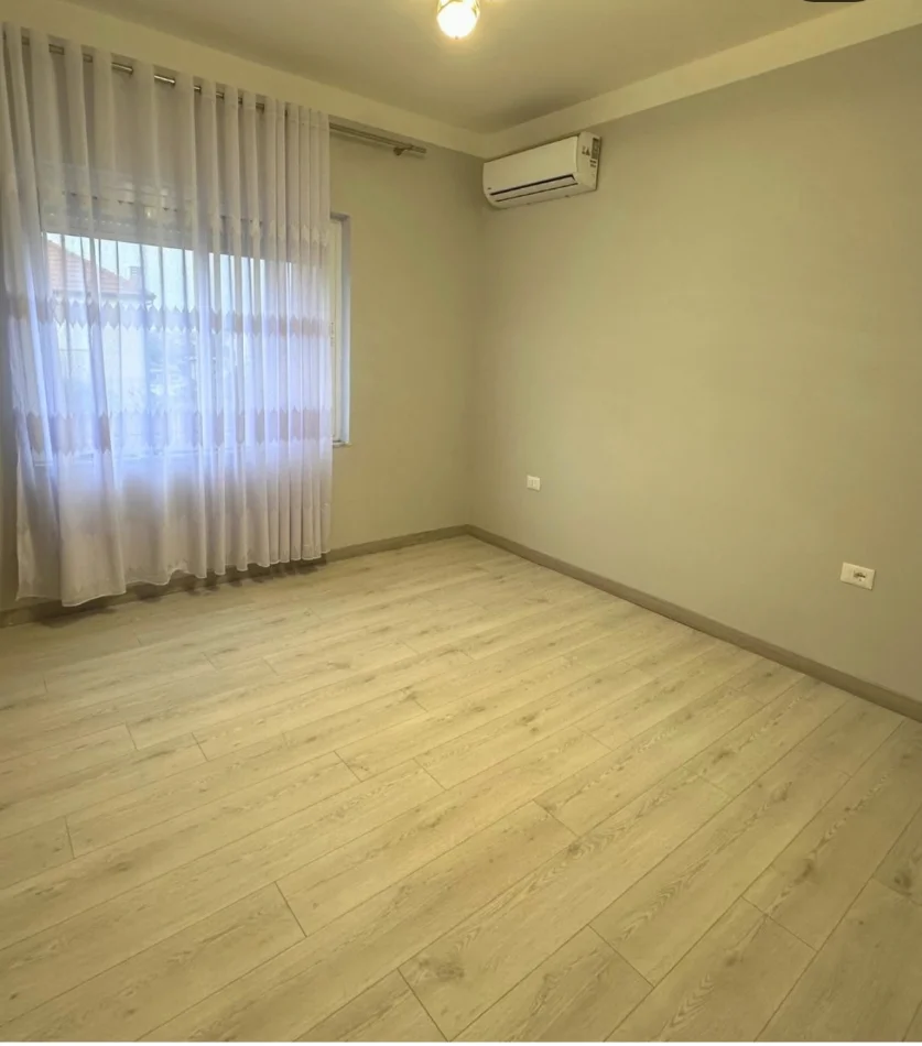 Shkoder, shitet apartament 3+1+Aneks+Ballkon , 85 m² 120.000 € 