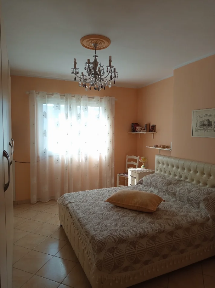Durres, shes apartament 2+1+Aneks+Ballkon Kati 5, 105 m² (Rruga Taulantia)