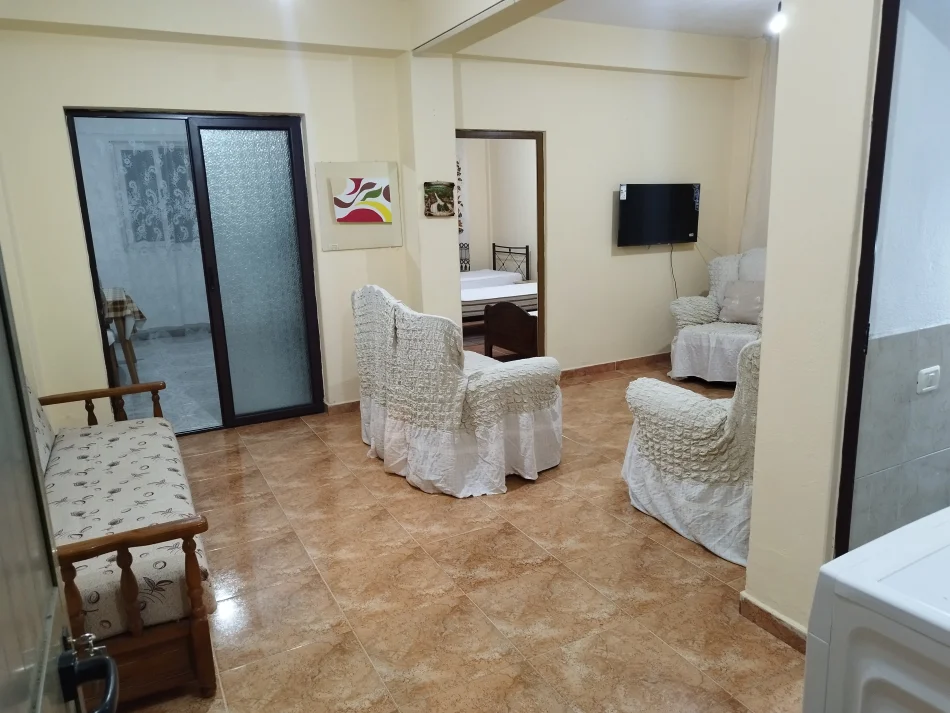 Tirane, jepet me qera Vile 2+1 Kati 1, 60 m² 400 € (Poshtë spitalit Amerikan 2)