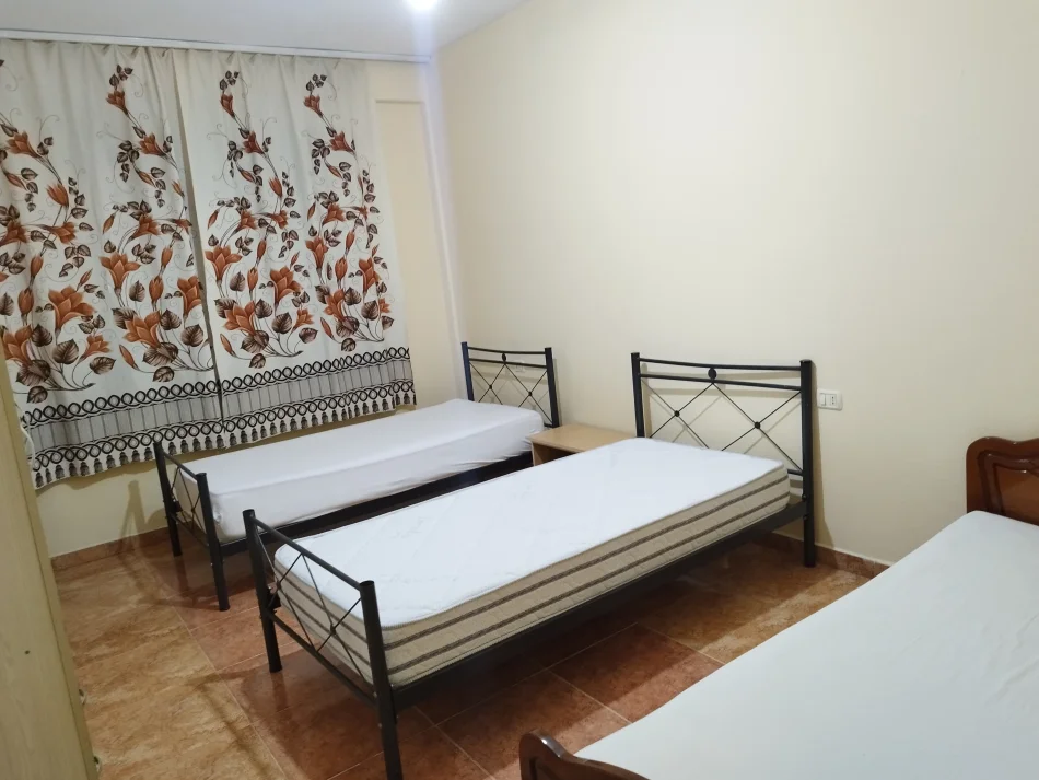 Tirane, jepet me qera Vile 2+1 Kati 1, 60 m² 400 € (Poshtë spitalit Amerikan 2)